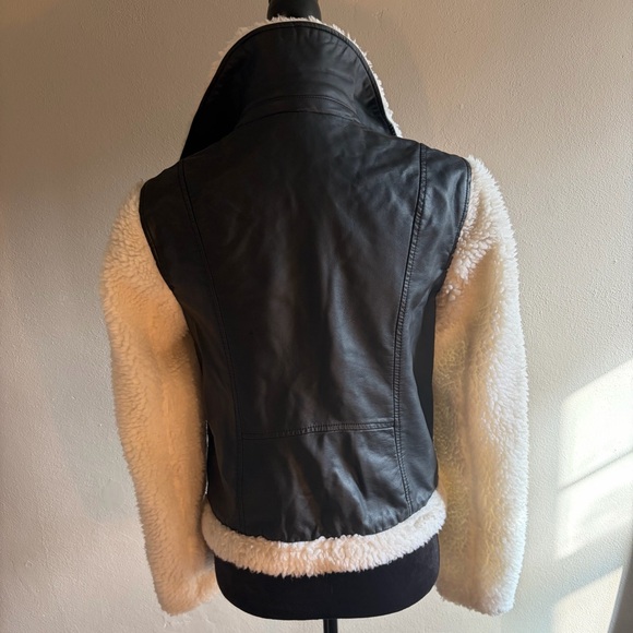 I ❤️ Ronson Black Faux Leather/White Faux Fur Moto Style Jacket Women’s Sz Small - Picture 8 of 15